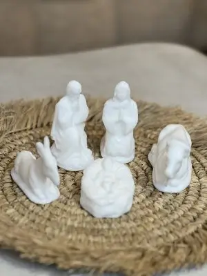 Crèche de Noël en cire – blanc