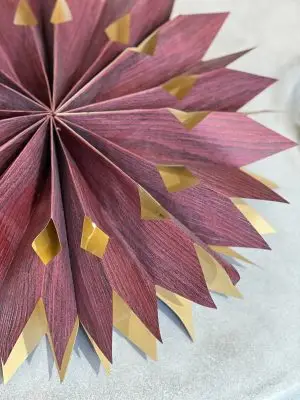 Étoile en papier avec guirlande – bordeaux, 50cm