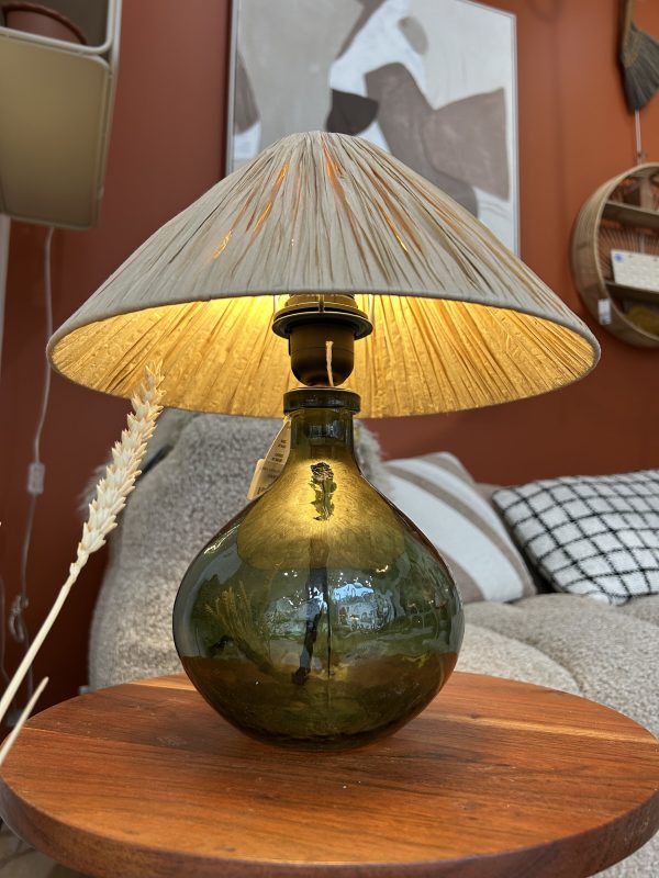 Lampe en verre et abat jour raphia – Image 2