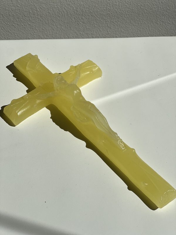 Croix en cire – jaune pastel – Image 2