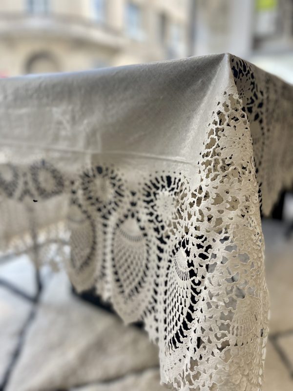 Nappe Dentelle – Vinyle, sable, 150x264cm – Image 2