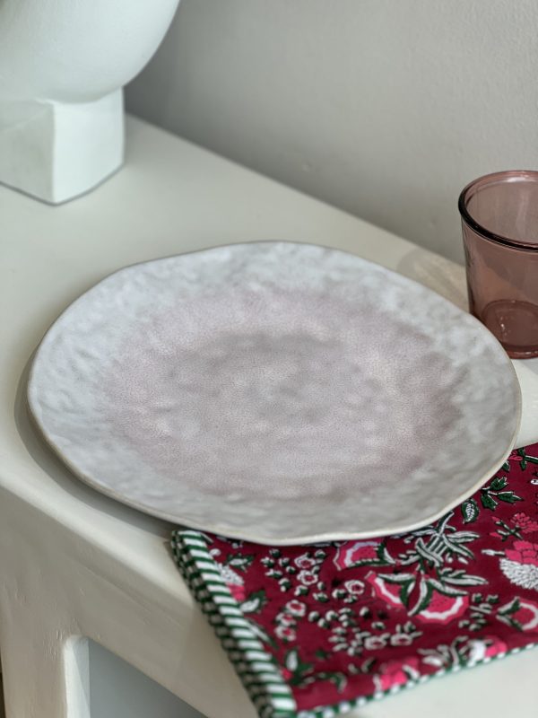 Assiette lisse forme irrégulière - Blanc, rose – Image 2