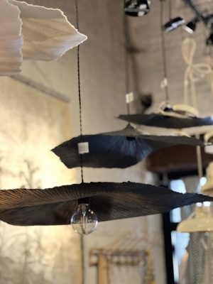 Suspension Flower – Papier de coton, noir, taille L