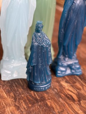 Sainte-Sara – cire, pétrole, petit modèle