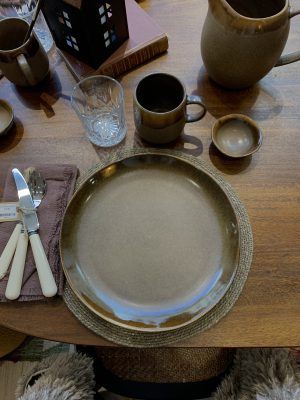 Assiette plate – grès, marron
