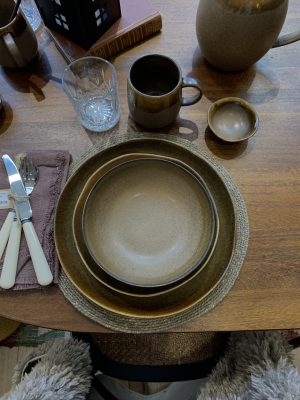 Assiette creuse – grès, marron