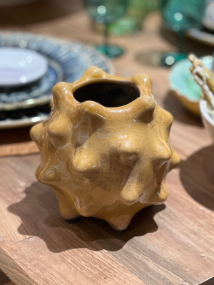 Petit vase pointu – céramique, moutarde