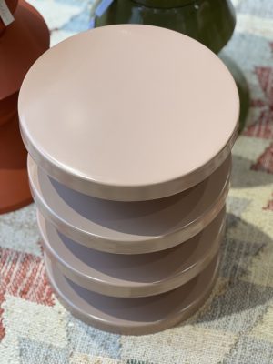 Table d’appoint – fer, rose poudré