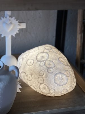 Lampe corail fossile – résine, blanc